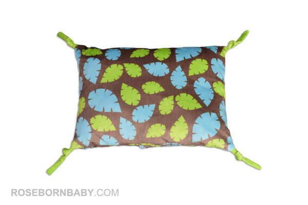 Picture of knot shape pillow leaves